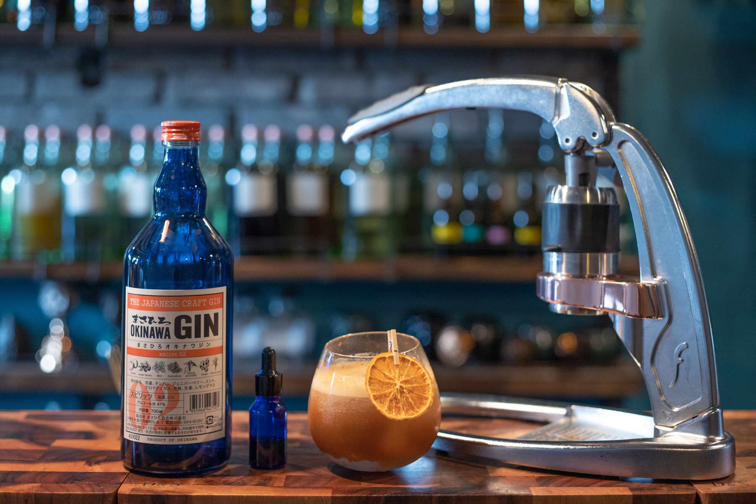 最新の器材と沖縄県産素材を使った琉球ミクソロジースタイルバー